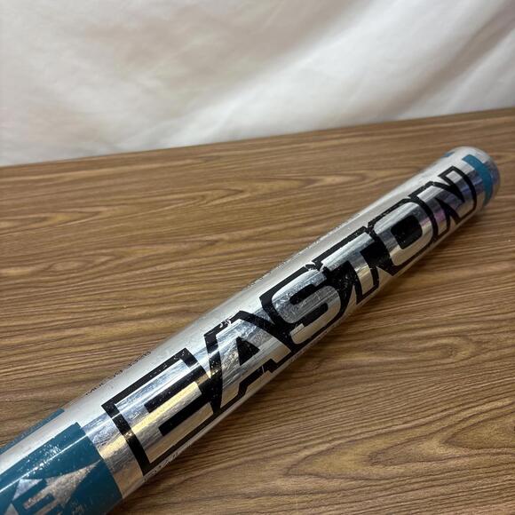 Easton 2 1/4" Black Max Softball Bat MDL S9 3428 33 in 28 oz Alloy - Picture 9 of 14